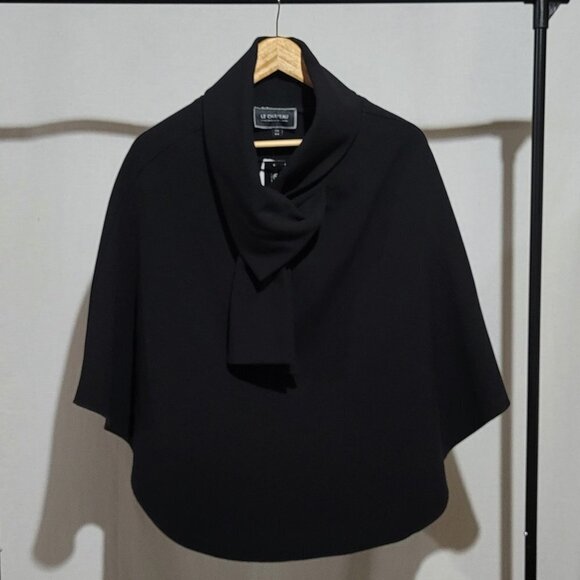 Le Chateau cape coat jacket goth academia black cloak winter fall poncho NWT new - Picture 6 of 13
